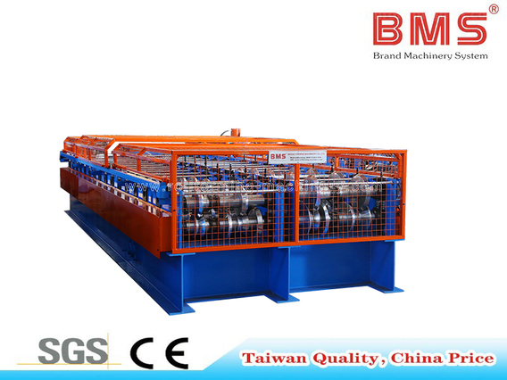Propesyonal na Trim Roll Forming Machine (1 Machine para sa 4 na Profile) na may PLC Control System