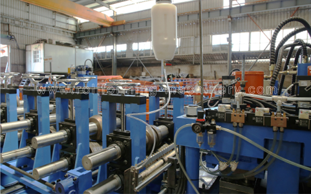 Roll Forming Machine por Omega