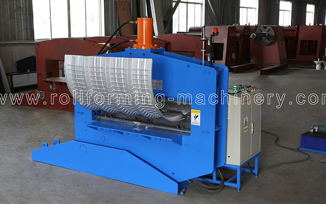 Come selezionare la migliore macchina per la profilatura di rulli per una produzione affidabile di coperture metalliche