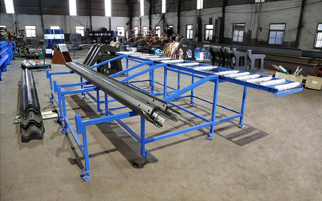 Highway W Beam Roll Forming Machine CE SGS ISO9001 Certificate